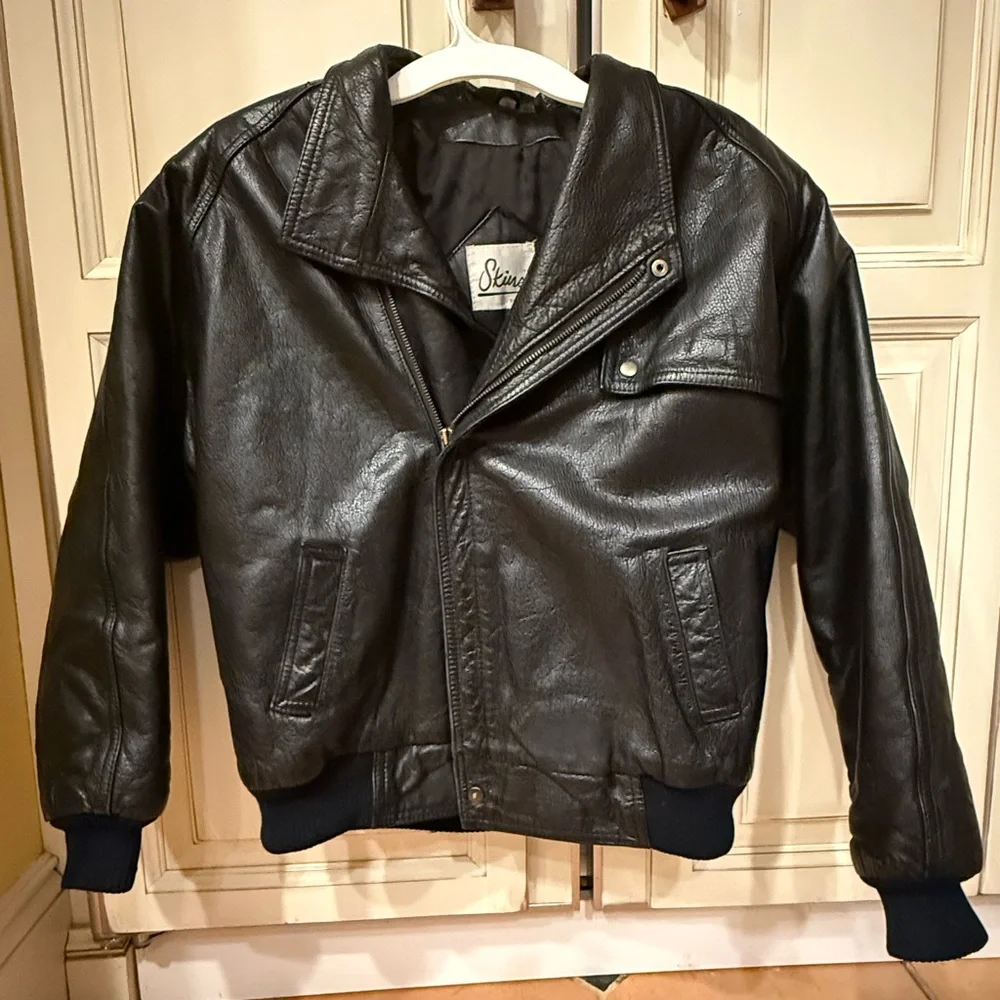 Vintage black leather bomber jacket. Genuine leather. Size M - Picture 1 of 6